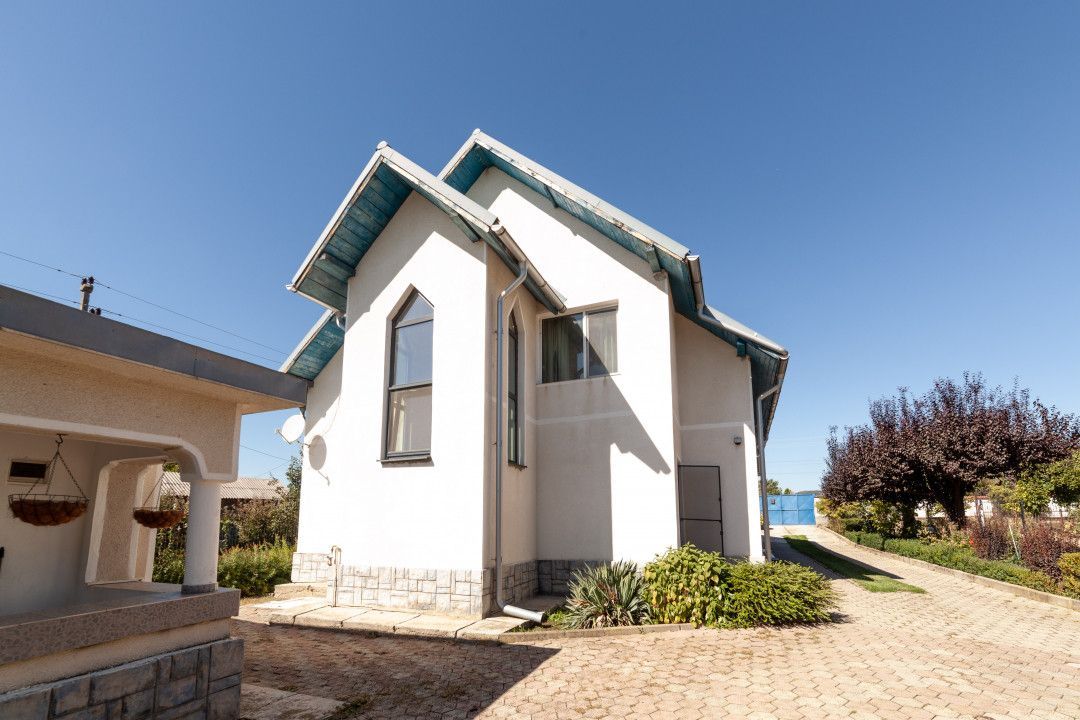 Casa visurilor cu 4000 mp livada roditoare si gradina Darmanesti-Arges - Poză 10