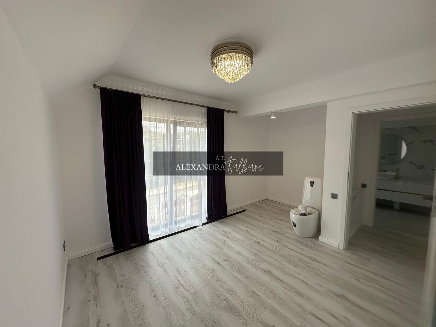 Casă individuală | finisaje moderne | la cheie | curte | Salicea - Poză 18