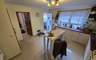 Casa 7 camere 3 bai 2 intrari Zona Garii - Poză 13