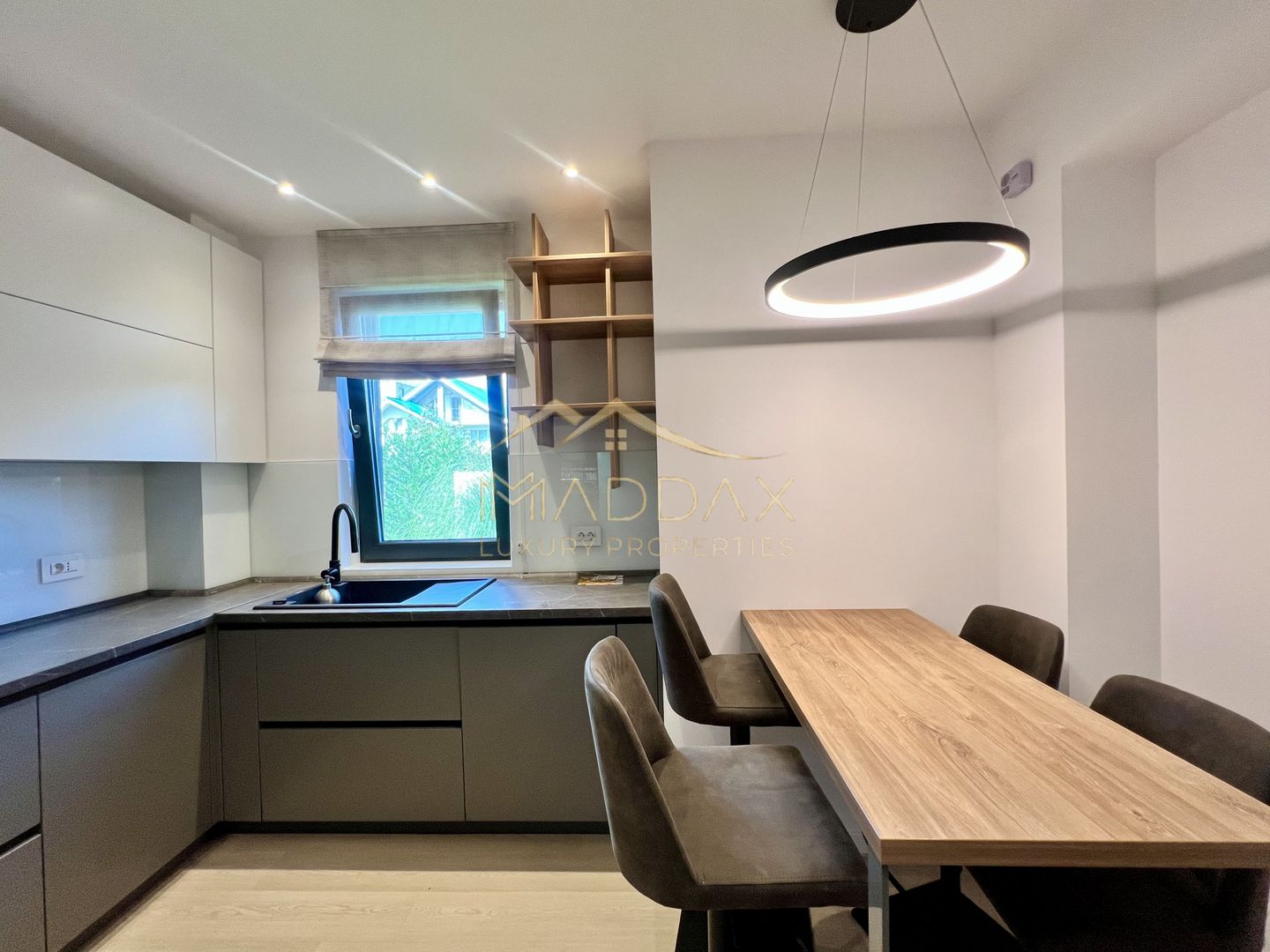 Vila LUX **5 camere**3 locuri parcare** Complex NOU//Sisesti - Poză 6