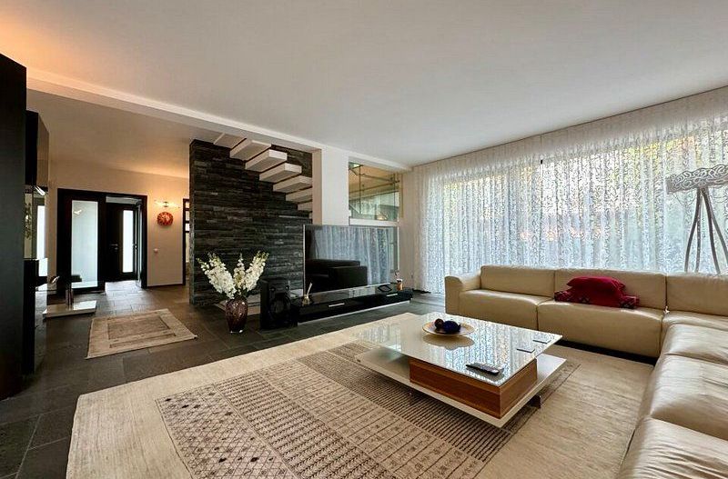 Vila lux de vanzare in cel mai dorit complex din Erou Iancu Nicolae-locatie rara - Poză 4