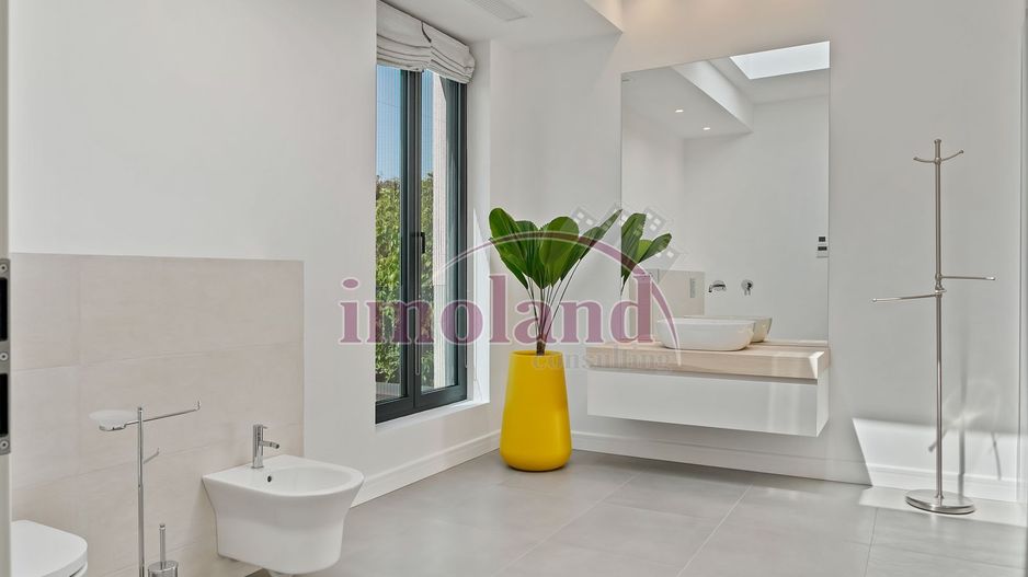 Vanzare - vila ultramoderna - vedere Padurea Baneasa - Iancu Nicolae - Poză 18