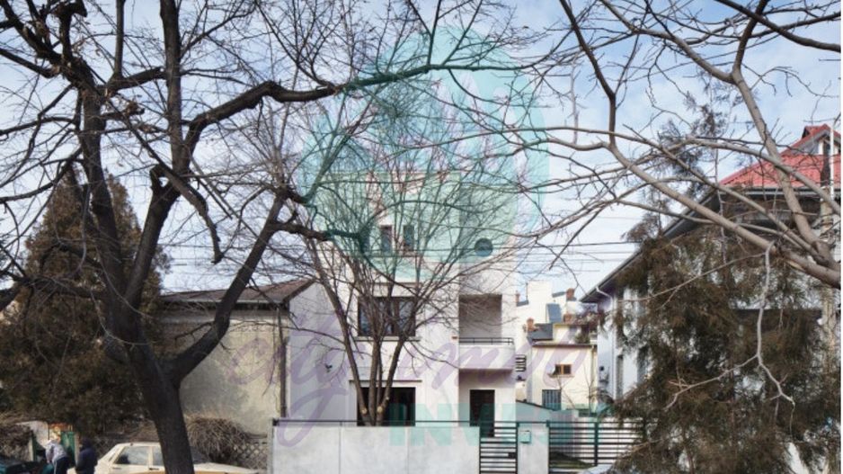 CASA ART-DECO CONSOLIDATA in 2011 cu gradina de 160 mp - Poză 1