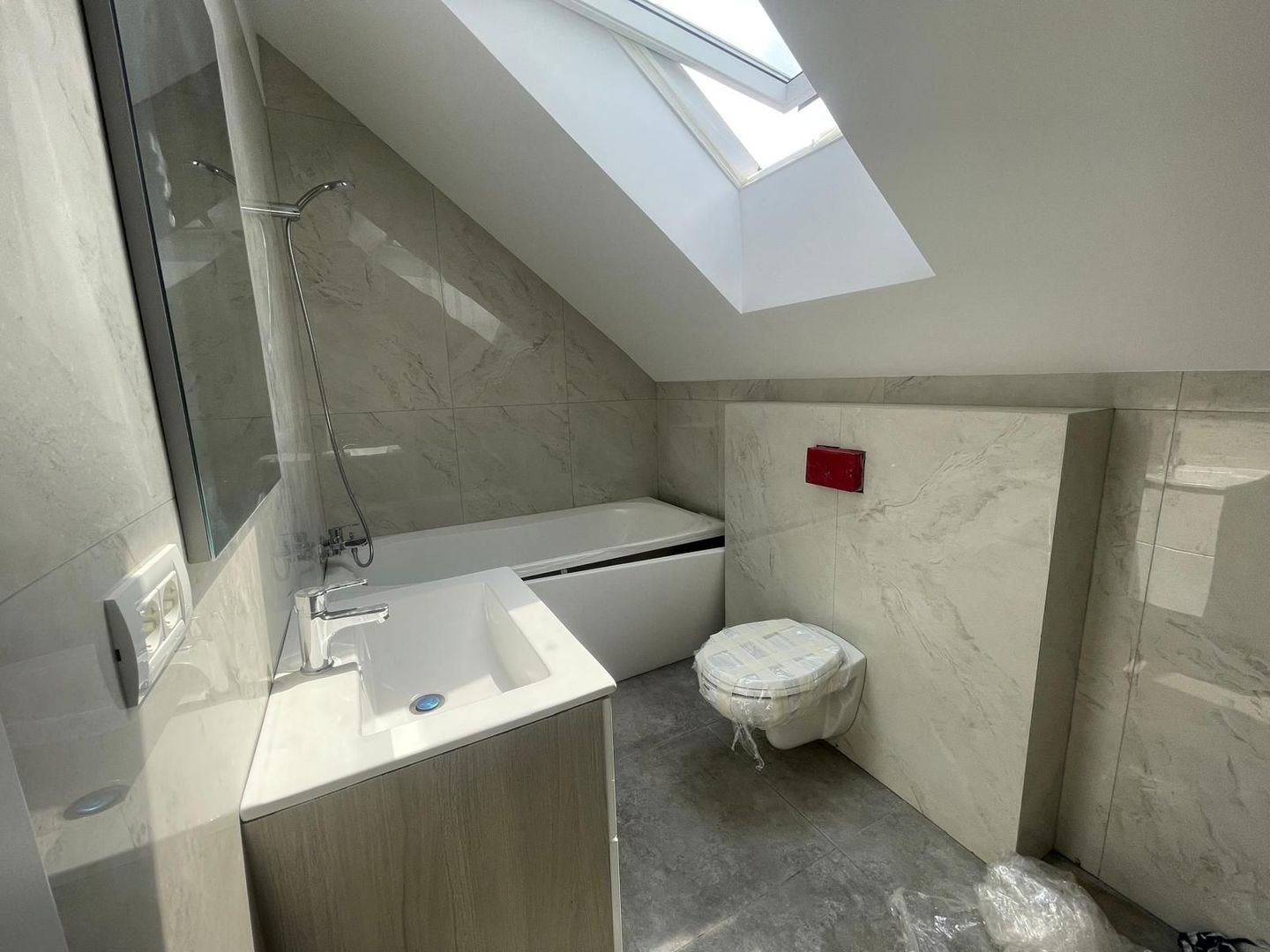 Duplex cu grădină și piscină privată într-un complex exclusivist din Tunari - Poză 4