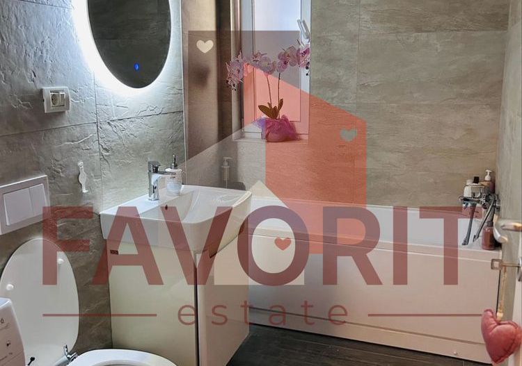 Etaj 1. Mobilat si utilat. Spatios. 2 locuri de parcare - Poză 8