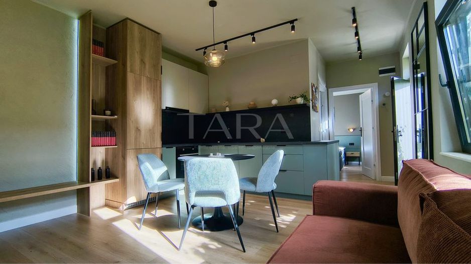 Apartament cu posibilitate de mansardare, parcare și grădină, central. - Poză 1