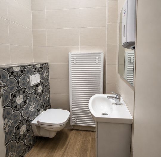 De Închiriat Spațiu Comercial Central - Poză 7