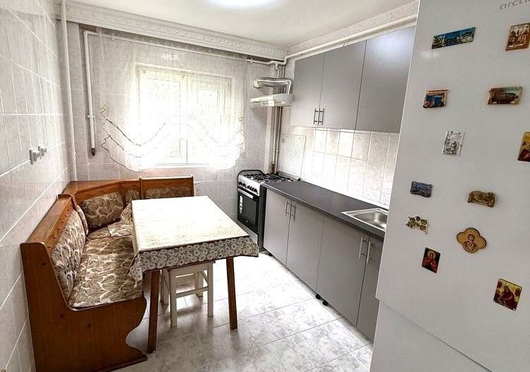 Închiriez Apartament cu 3 camere decomandat, parcare inclusă, metrou Dristor 🚗 - Poză 4