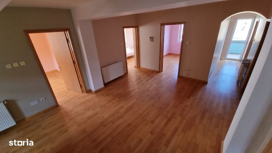 Chirie sau Vânzare - Vila Mare 3 Apartamente + Buncăr – Privat Afacere - Poză 11