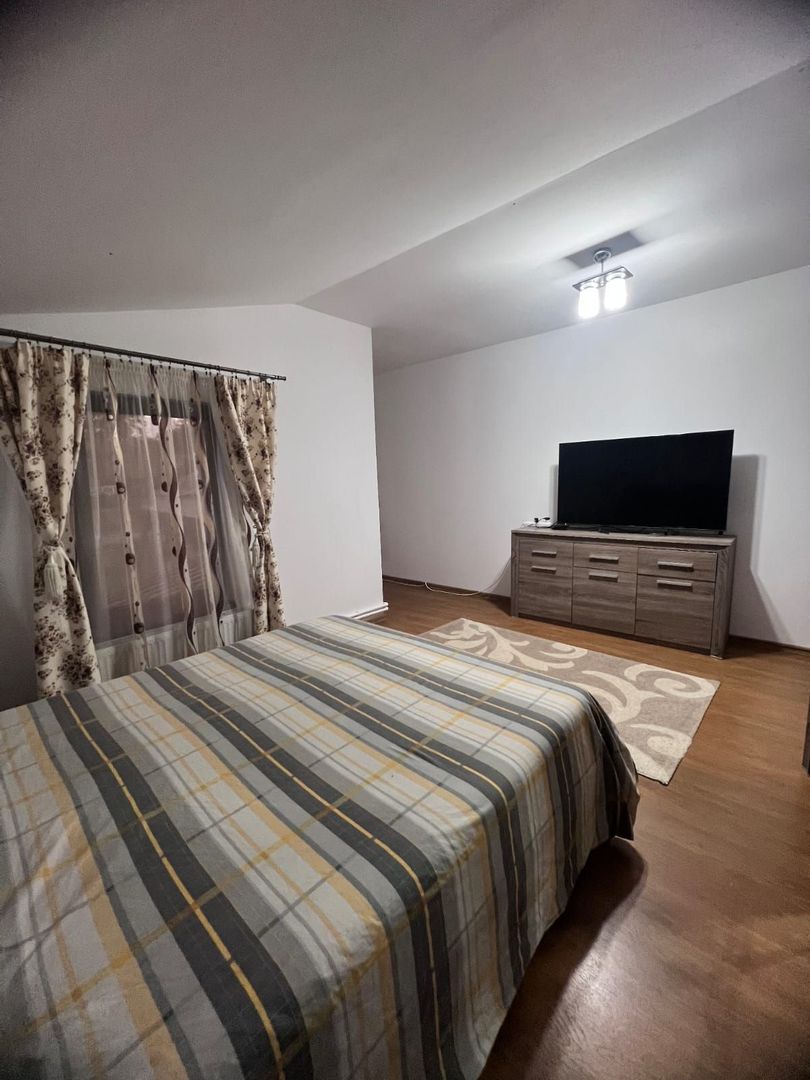 Casă spațioasă cu piscină, de vânzare în Simeria - Poză 21