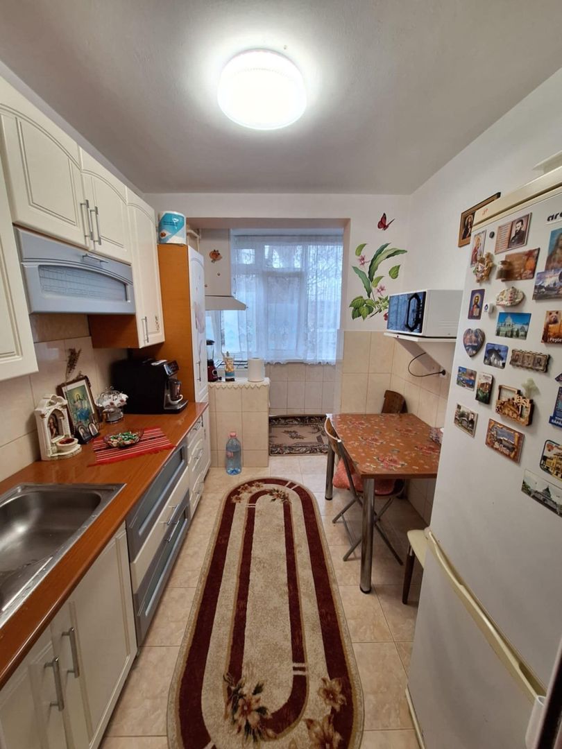 Apartament cu 2 camere, etaj 3/4, Micro 16 - Poză 2