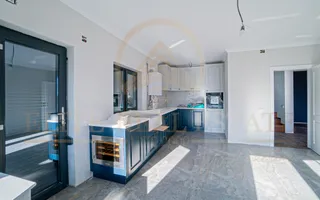 Năvodari - Casă exclusivistă cu ponton privat – Primul rând la lac - Poză 12