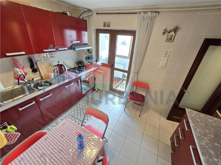 Apartament 3 camere Tătărași str. Ciurchi - Poză 3