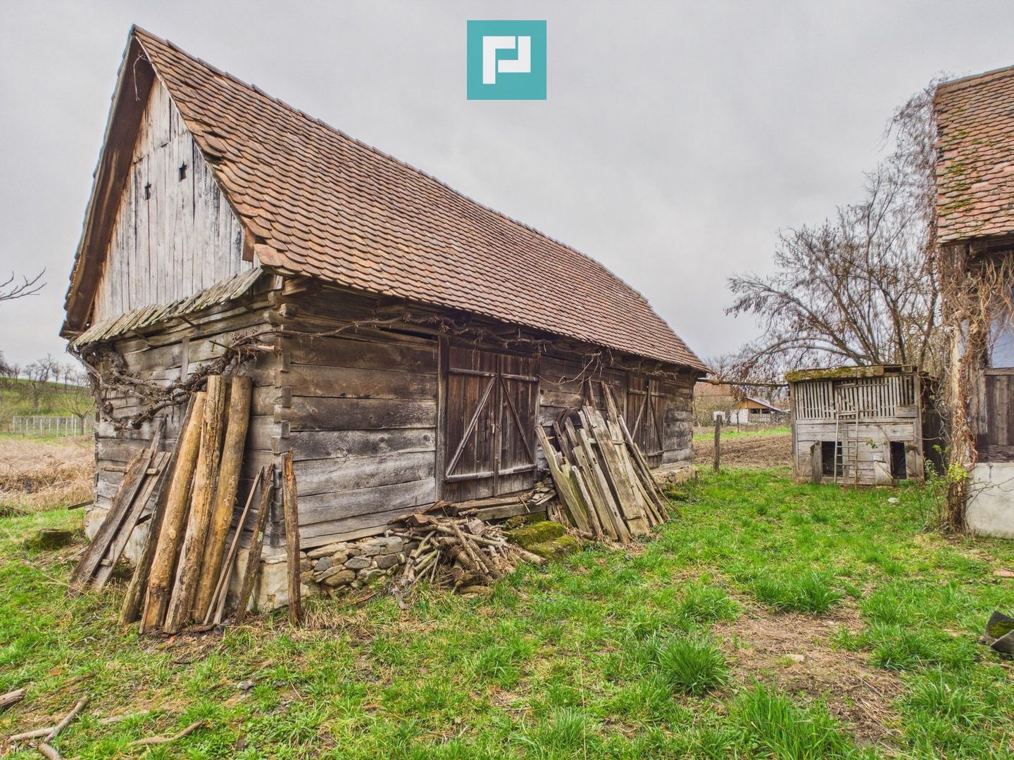 Casă la roșu în localitatea Almaș, Arad. - Poză 7