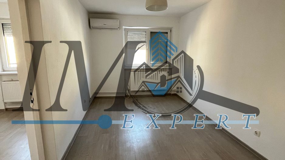 Apartament cu 3 camere renovat de vânzare in Sebeș - Poză 1