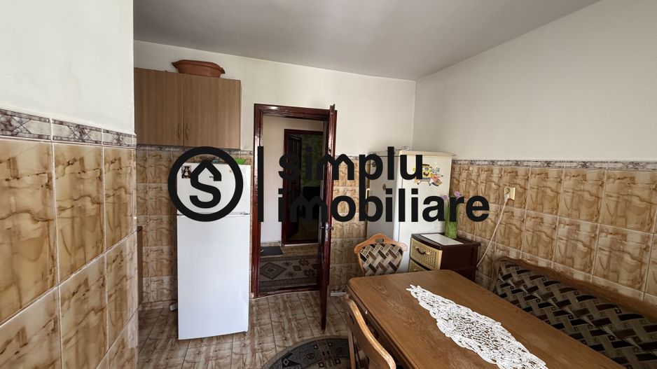 3 decomandate, etaj 2/4, centrala termica, Rovine - 157 000 Euro - Poză 8
