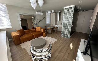 Apartament  3 camere - Poză 1