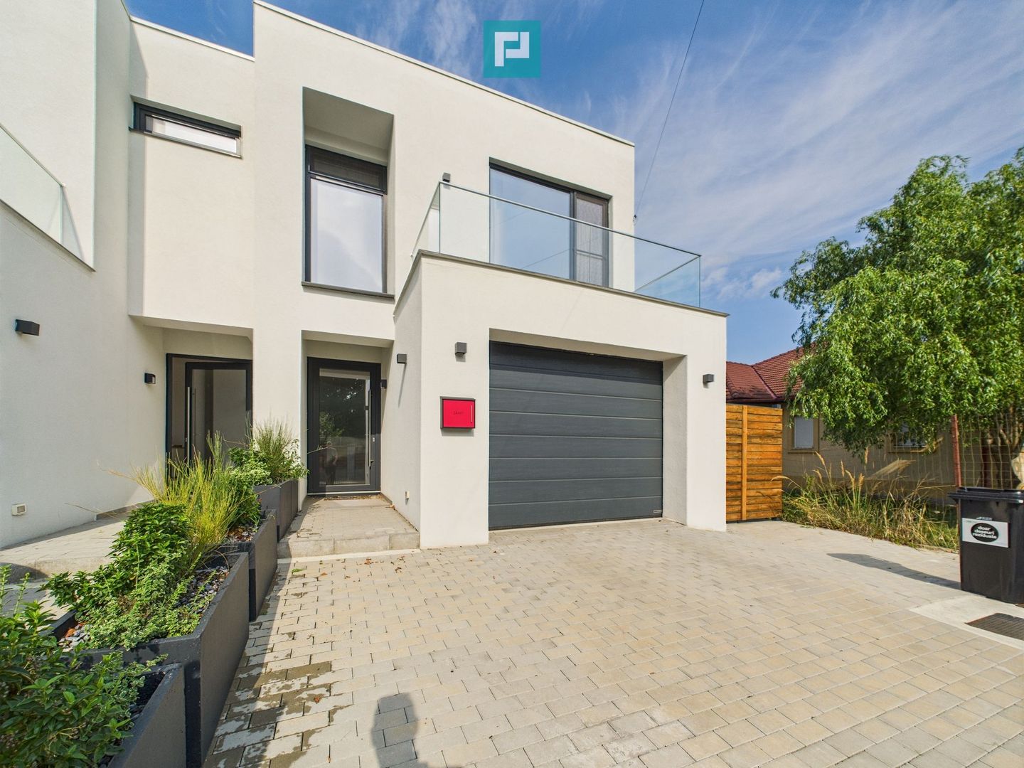 Casă modernă și elegantă, mobilată și utilată - Poză 26