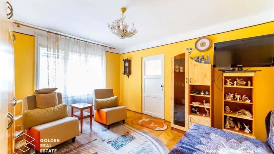 Vila moderna cu 3 apartamente, cartierul Functionarilor, teren 504 mp - Poză 16