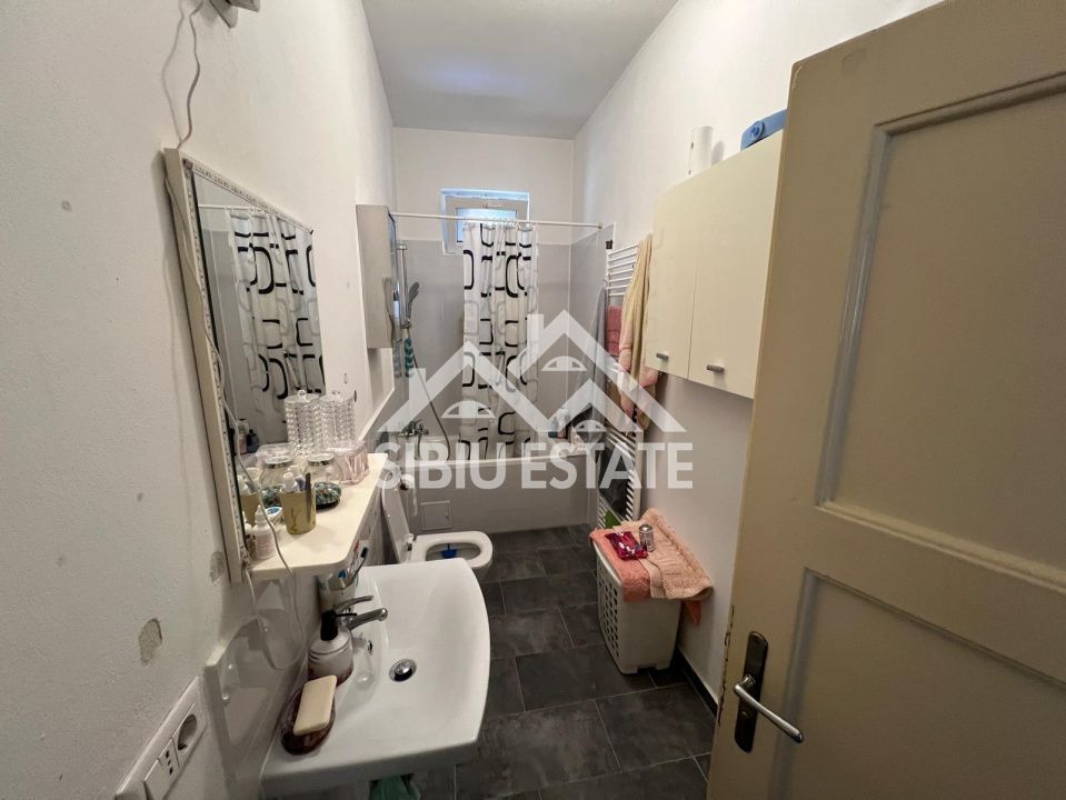 De vânzare: Proprietate cu 2 unități locative ,Zona Lupeni, Sibiu - Poză 10