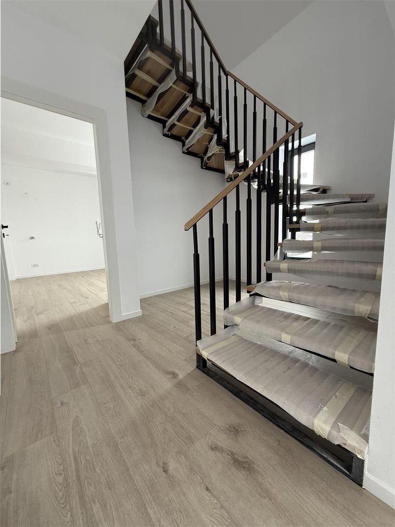 De vanzare Vila Str. Daliei - Petresti Corbeanca Ilfov - Poză 5