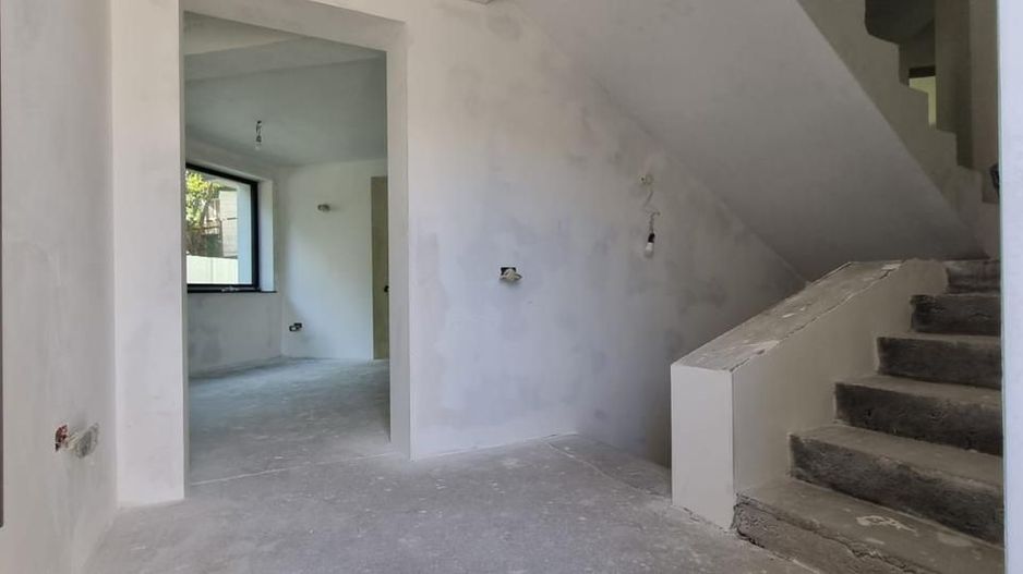 Casă spectaculoasă – 314 mp utili, cramă, terase, 7 camere, teren 432 mp - Poză 14