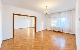 Bloc tip asociatie - zona Kiriac. 4 camere, 3 balcoane. Garaj si boxa. - Poză 1