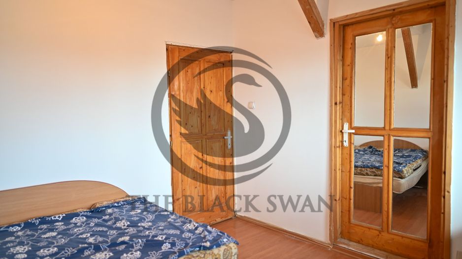 Casa cu 7 camere de vanzare | Zona Centrala, Baicoi | Comision 0% - Poză 8