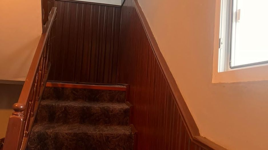 De vanzare – Apartament la casa, etaj 1, complet mobilat si utilat - Poză 3