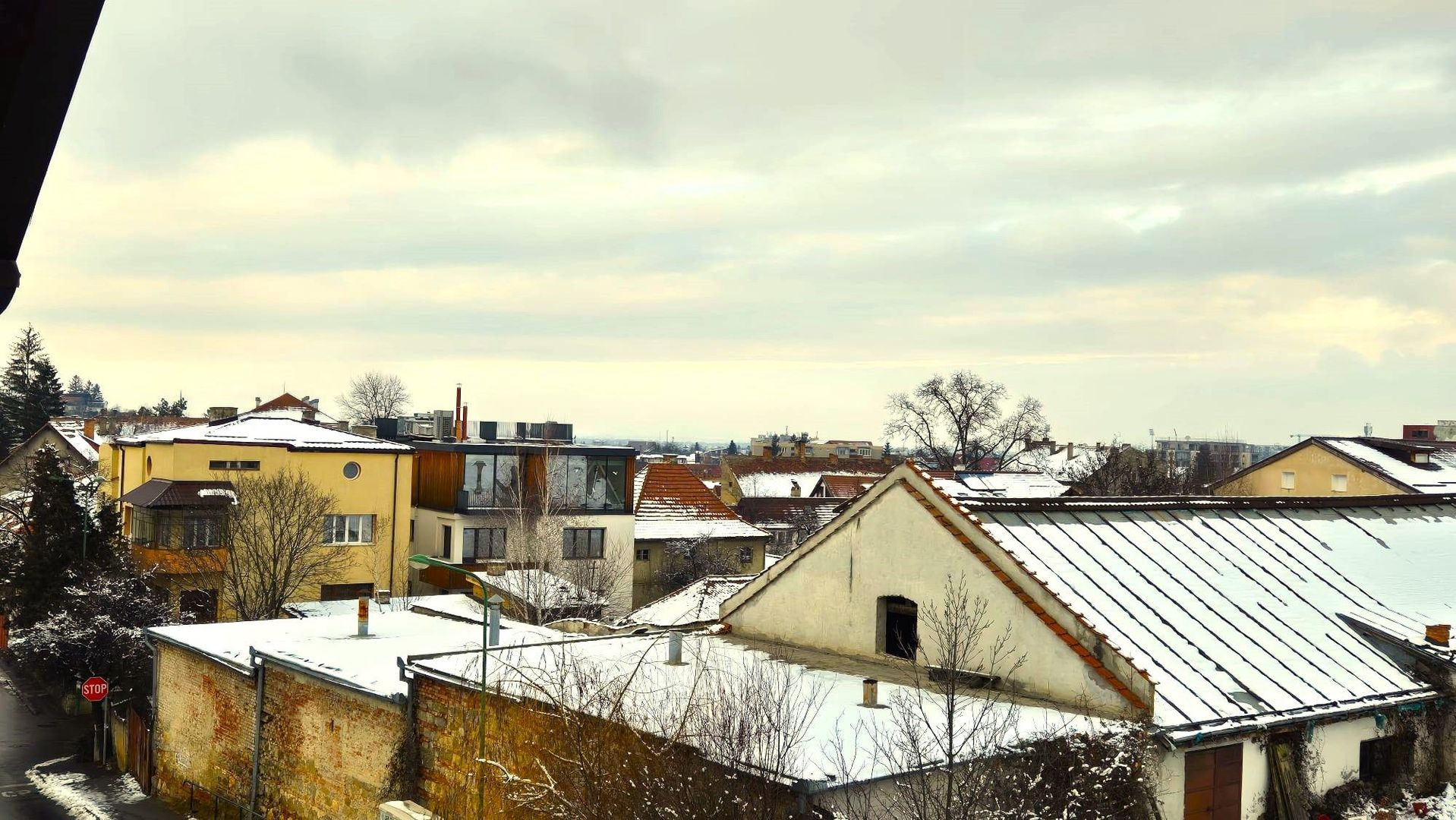 Casa renovata, mobilata si utilata complet - Poză 2