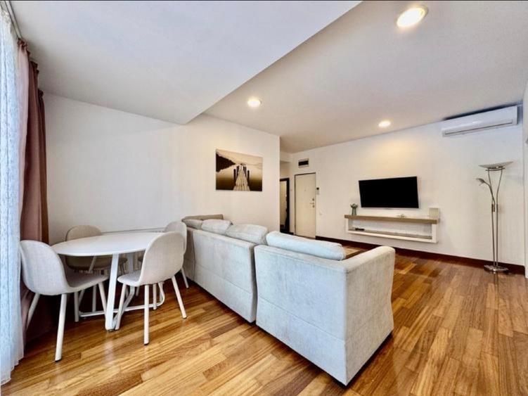 Apartament de 3 camere, mobilat de lux, disponibil imediat pentru inchiriere - Poză 3