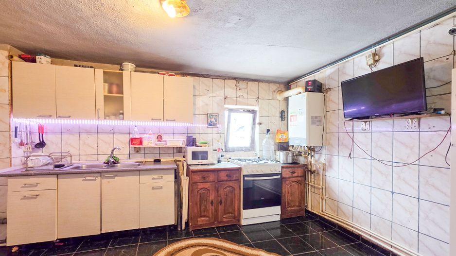Ghencea – Casă individuală cu mare potențial, poziție excelentă ! - Poză 11