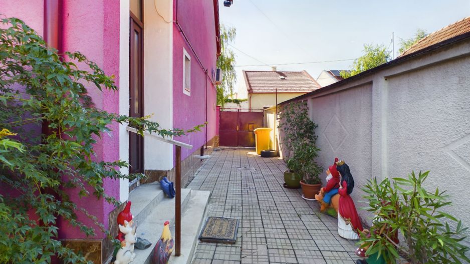 Casă individuală cu 4 camere, zonă centrală - Poză 24