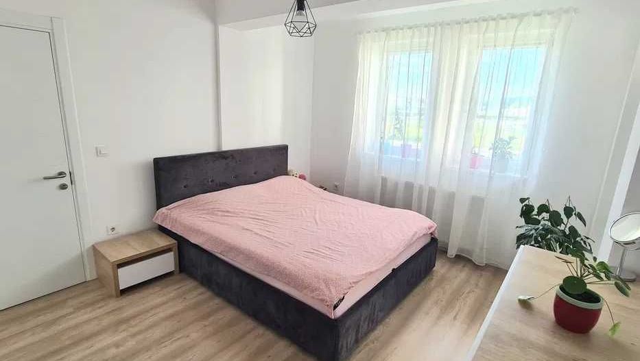 Apartament Etaj 1, 2 camere  plus dressing   zona Compa  Vasile Aaron - Poză 3