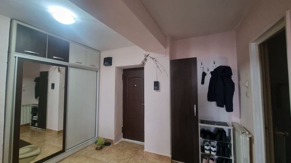 Vanzare 2 Camere Bd. Unirii Luxul Liniștii Monolit 1989 Vedere Spate 3 Balcoane - Poză 2