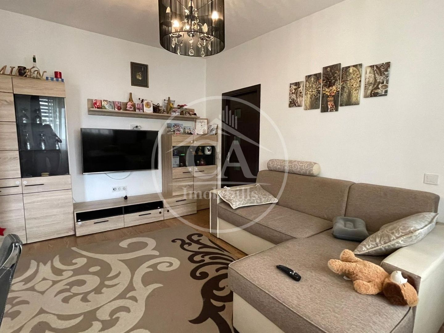 Apartament cu 3 camere de vanzare in zona Decebal, Oradea - Poză 2
