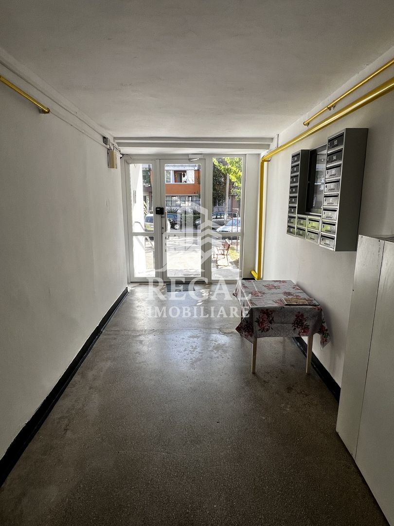 Apartament 2 camere, renovat recent, mobilat și utilat complet - Poză 9