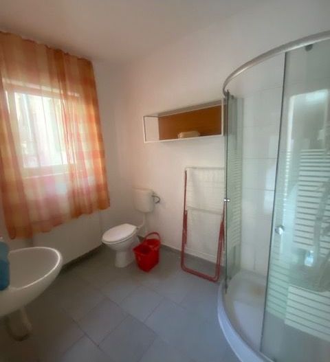SPATIU COMERCIAL CU MULTIPLE DESTINATII CENTRAL - Poză 24