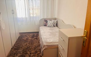 Apartament ultracentral, 3 camere, cu priveliste impresionanta, langa Mercur - Poză 3