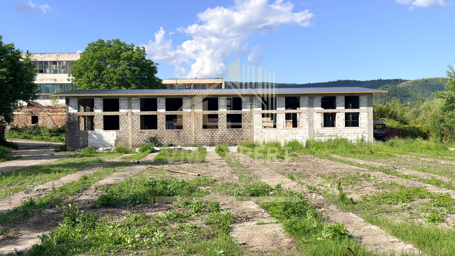 HALĂ INDUSTRIALĂ DE ÎNCHIRIAT – 600 MP | ACCES TIR– CÂMPULUNG - Poză 8