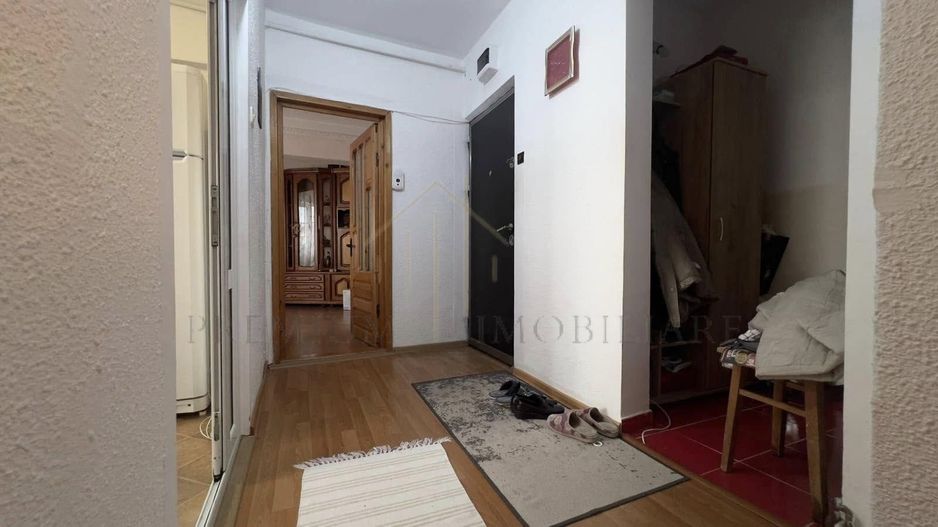 Apartament 3 Camere - Decomandat - Zona de jos - Poză 9