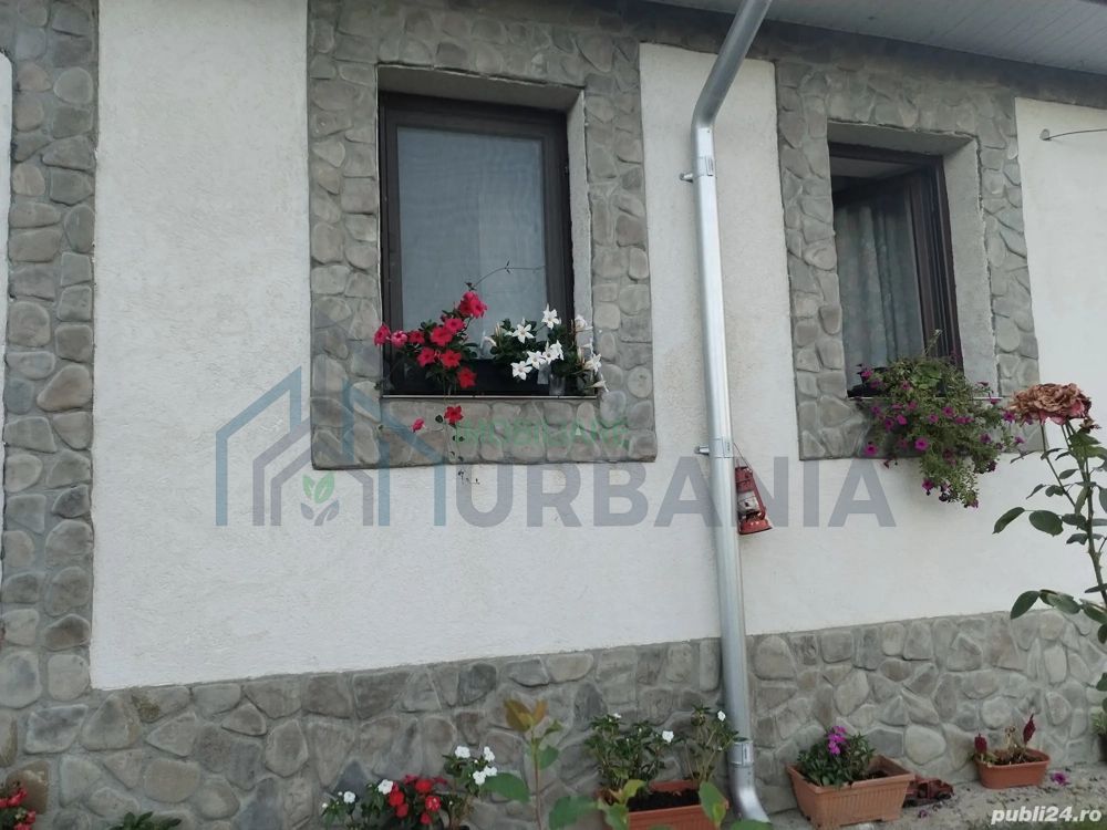 Casă renovată de vânzare în Comarna, Iași - Poză 4