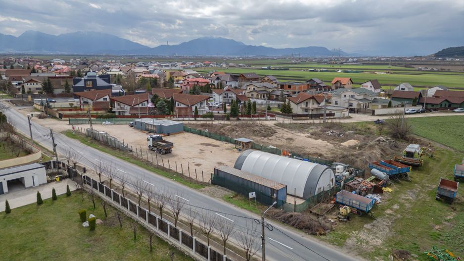 Lot de casa cu utilități si acces la strada Nicolae Iorga, Hărman - Poză 9