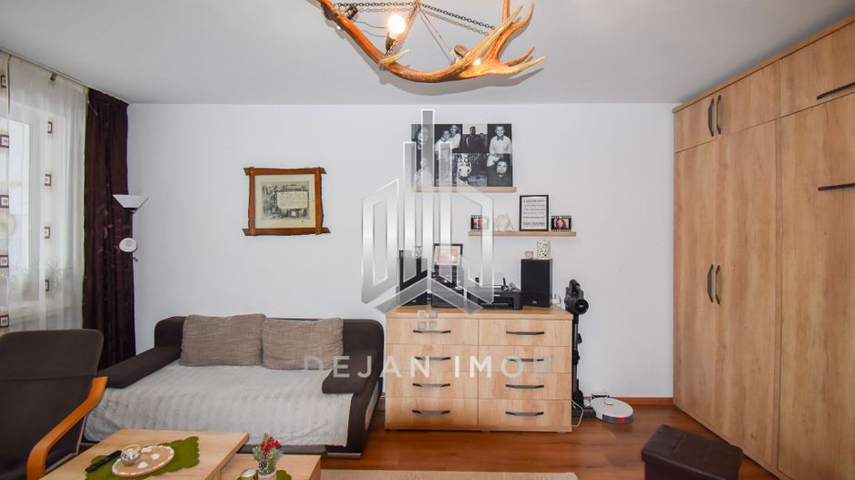 Apartament cu 3 camere | Etaj 3 | Zona Simeria - Poză 3