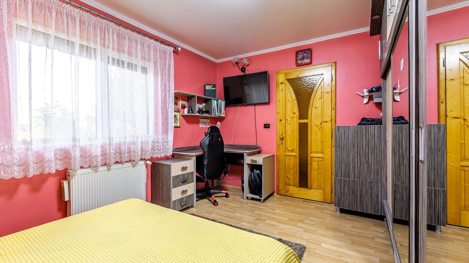 Oază de verdeață în Arad, cartier Pârneava. - Poză 4