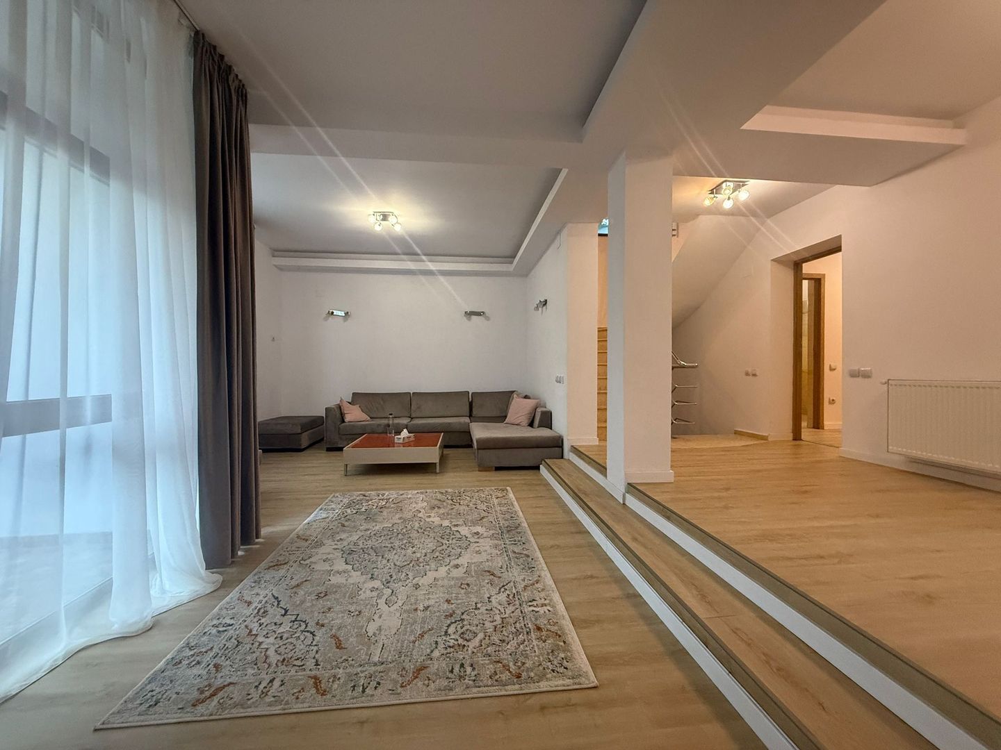 Vila D+P+ E1+M || CURTE PROPRIE SI GARAJ || EXPOZITIEI - Poză 3