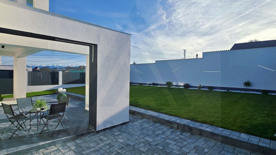 Casa exclusivista individuala echipata premium si teren 500 mp in Daia - Poză 1