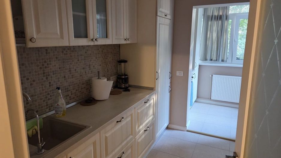 Închiriere Apartament 3 camere Decomandat Rahova, Parcare Inclusă, Centrală - Poză 4