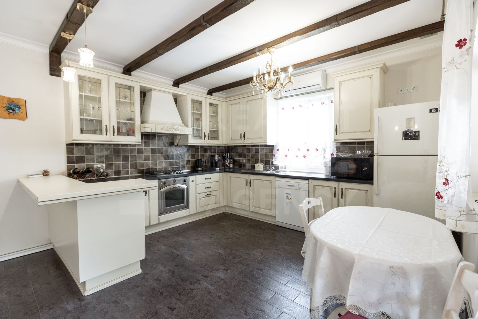 De vânzare casă cu suprafață de 270 mp + 7.5 ari, Dumbrava! - Poză 18