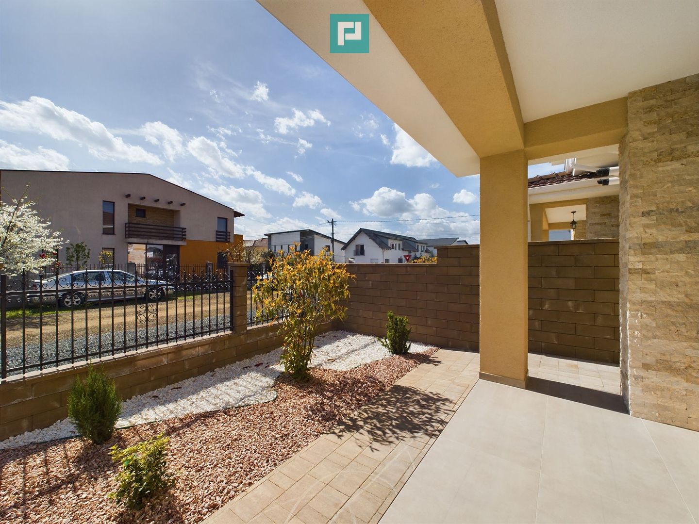 Casă tip duplex Dumbrăvița despărțit prin spațiu tehnic - Poză 8